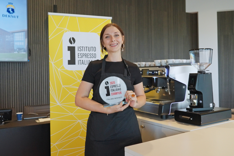 Giulia Ruscelli è la migliore barista d'Italia. E' la prima donna a vincere l'Espresso Italiano Champion