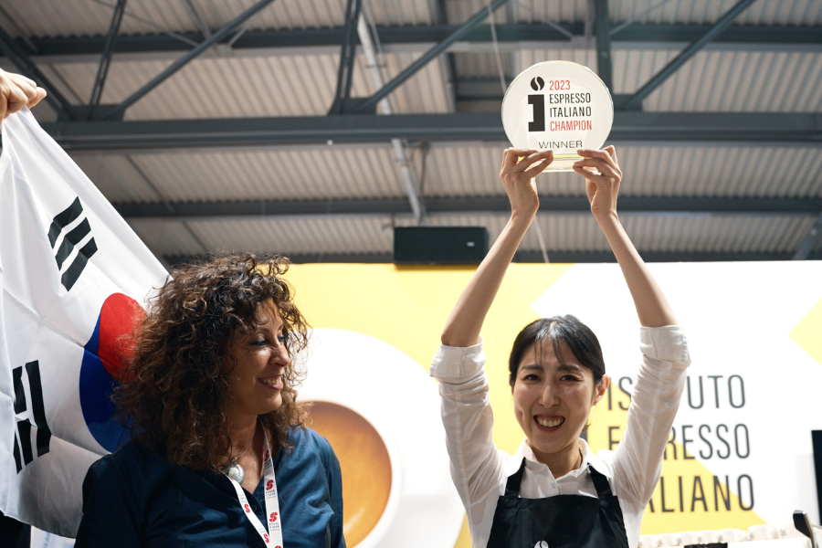La coreana Song Hye-jin è la prima donna Espresso Italiano Champion