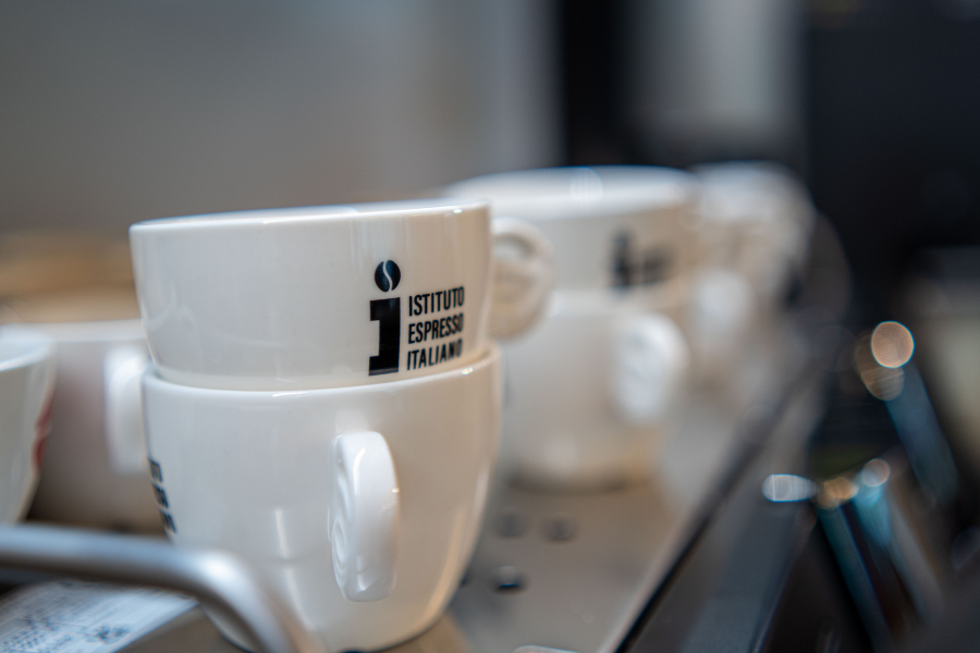 Il Bar Come Interfaccia Del Consumo Moderno. L’Istituto Espresso Italiano a Napoli